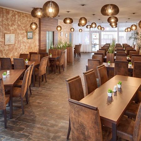 Hotel Atlas Бенешов Екстериор снимка