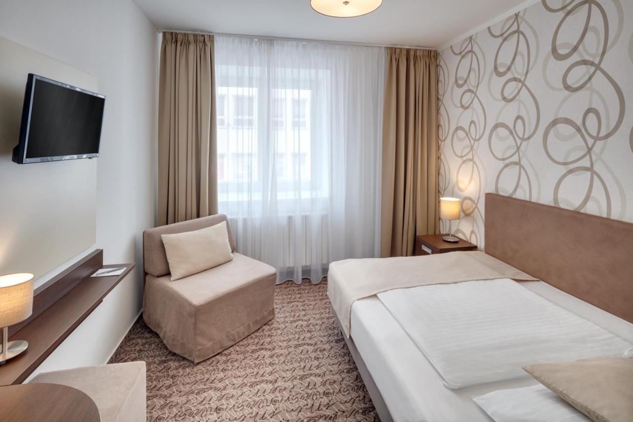 Hotel Atlas Бенешов Екстериор снимка