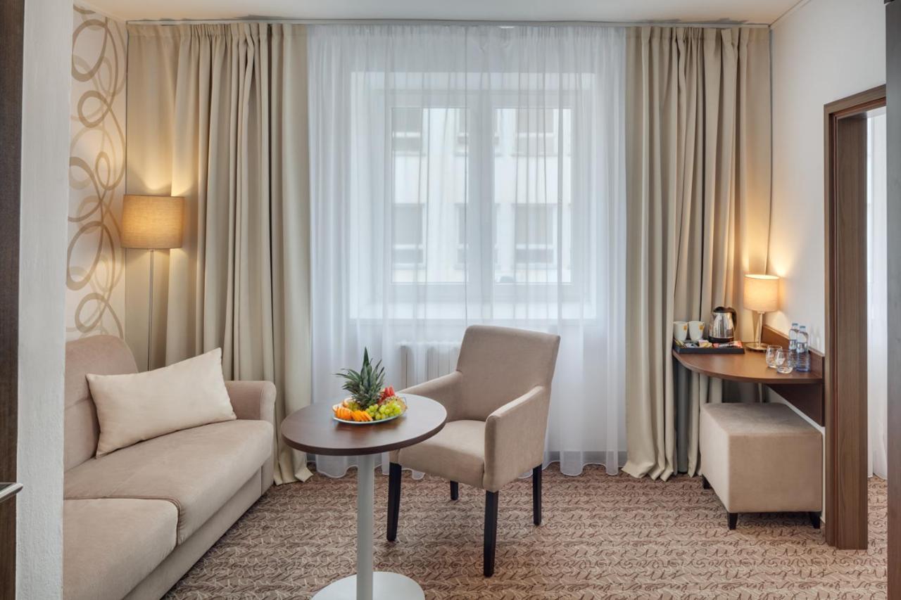 Hotel Atlas Бенешов Екстериор снимка