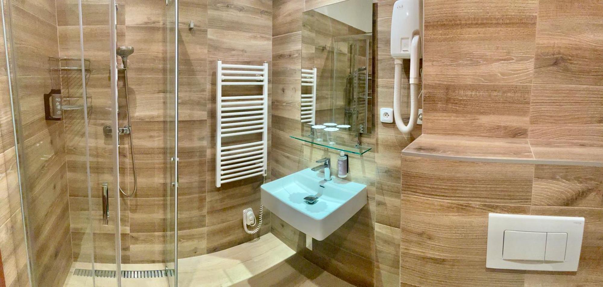 Hotel Atlas Бенешов Екстериор снимка