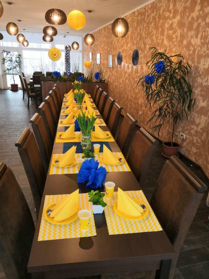 Hotel Atlas Бенешов Екстериор снимка